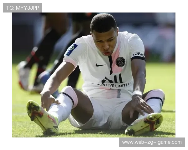 姆巴佩外脚背传球撕开封锁，法国取得主动权