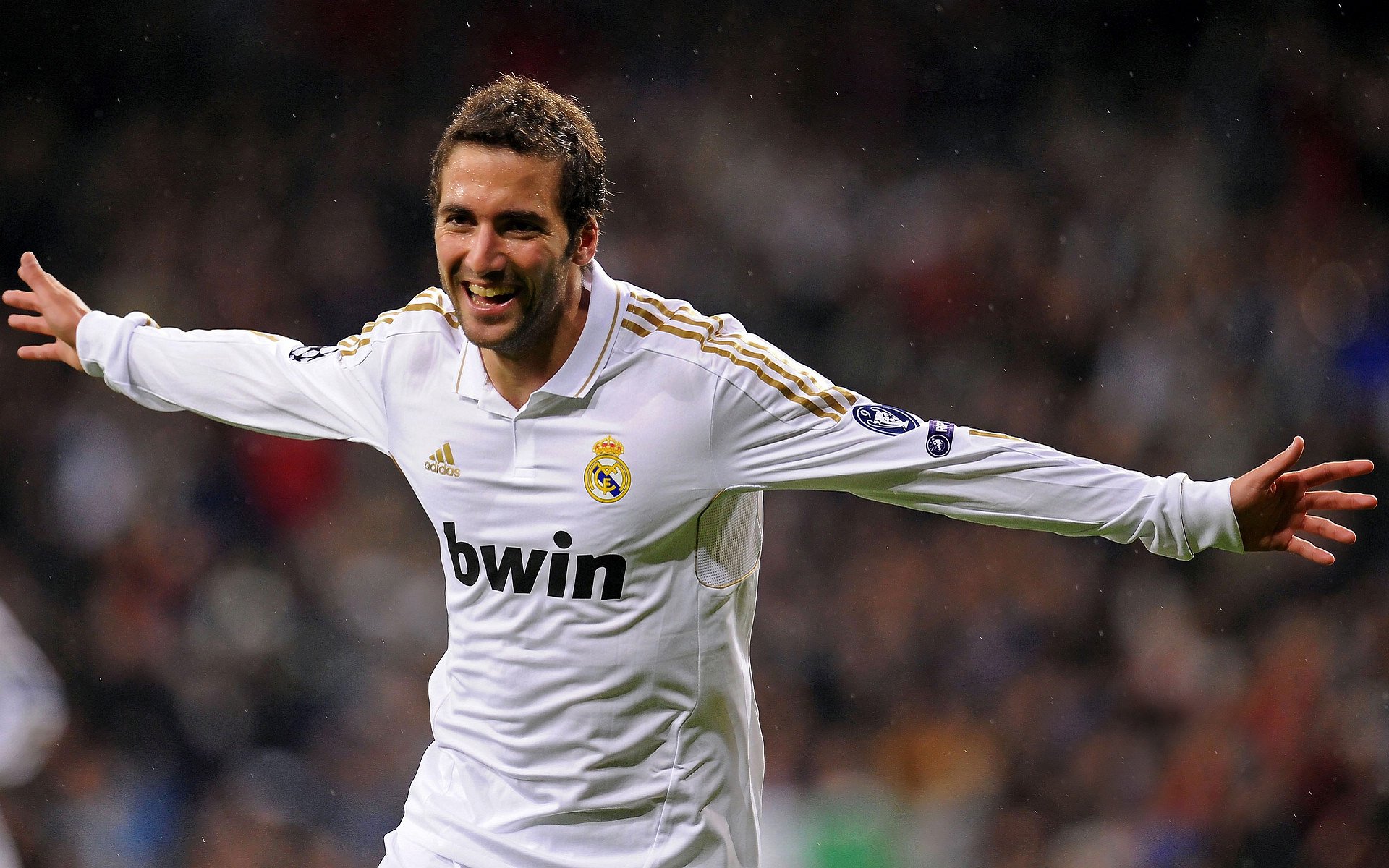 AYX体育官网-五大联赛中场密度是否与球队失误次数呈反比，五大联赛场均进球数